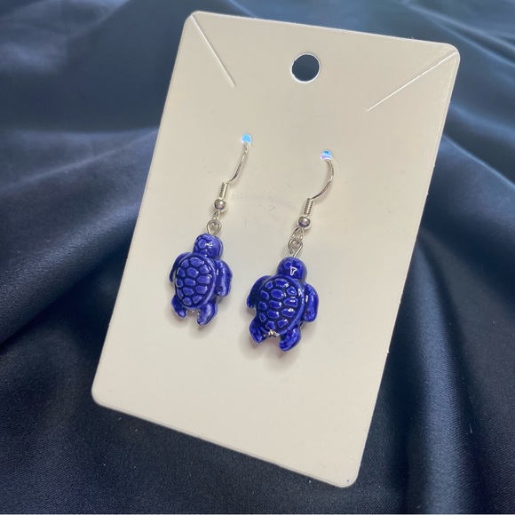 Blue Willow Boutique Earrings - Picture 3 of 4